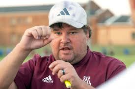 Rolling with the punches: Ashland survives early hit, wins fight against  Raiders