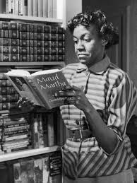 Poet Gwendolyn Brooks With Copy Of Maud Martha In 1963 Photographic Print By David W Jackson At Allposters C Black Women African American Poets Black Writers