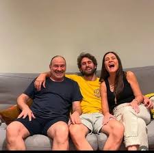 Marcos Ricca, Adriana Estévez y su hijo Felipe, fruto de la relación de  ambos (1994-2004) Marcos Ricca interpreta el personaje de Breno en Vidas  ajenas. Vidas ajenas