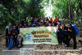 Sebagai contoh dalam gambar ini boleh jadi ketyika group photo anda terlupa untuk. Gunung Besar Hantu Jelebu 1462m 4796ft