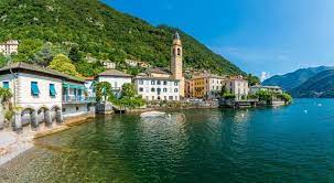 131 miles or 211 km driving time: Lake Como Or Lake Garda Which Italian Lake To Choose Travelpassionate Com