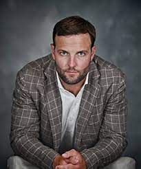 Hair loss isn't certain as the grim reaper, and it doesn't swoop in swiftly. Nfl Star Wes Welker Has A Hair Transplant With Dr Leonard