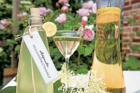 Holunderblutensirup In 2020 Holunder Getranke Karte Getranke