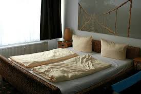 The name altbier first appeared in the 19th century to differentiate the beers of düsseldorf from the new pale lager that was gaining a hold on germany. Alt Graz Hotel Bewertungen Fotos Preisvergleich Dusseldorf Tripadvisor