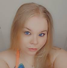 They rescued this pregnant mother from a patient's ear 🪳👂