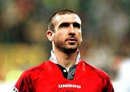 Eric cantona, bu olayın ardından bir basın toplantısı düzenledi ve sadece bir futbolcu değil, aynı zamanda da entelektüel bir futbol bilgesi olduğunu tüm dünyaya gösteren martılar, balıkçı teknesini. Konig Der Mowen Eric Cantona Genie Oder Brutalo 11freunde