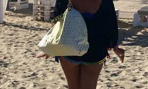 Gemma galgani balla con umberto gaudino e tina cipollari chiama il dottore. Gemma Galgani Fisico Mozzafiato Al Mare Nulla Da Invidiare Alle Ragazzine Ecco La Foto Che Non Ti Aspetti A 70 Anni Ma Che Ha Fatto Piu Donna