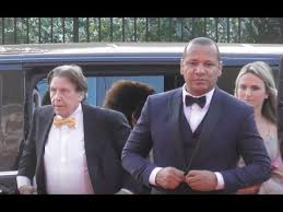 Pini zahavi was born in ness ziona, a city which is now central israel, in 1943. Neymar Senior Pai And Pini Zahavi The Psg Foundation Gala 15 May 2018 Mai Paris Saint Germain Youtube