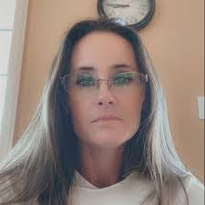 Beth Denning's Instagram, Twitter & Facebook