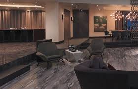 It became the first instalment in the fifty shades novel series that follows the deepening relationship between a college graduate, anastasia steele, and a young business magnate, christian grey. Shop The Look Of Fifty Shades Darker Casas De Luxo Casas Apartamento