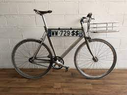 Verbaliser les vélos mal garés? Velos Carte Grise Et Plaque D Immatriculation Obligatoire C Est Pour Bientot