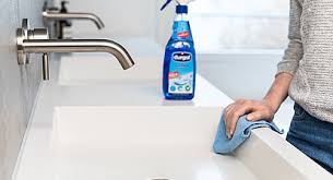 Kommt nur sehr wenig wasser aus dem hahn oder spritzt dieses in alle richtungen, dann ist der wasserhahn verstopft. Kalk Im Bad Wie Entfernen Durgol