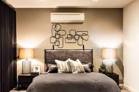 Merapikan kamar yang termasuk di dalamnya merapikan tempat tidur merupakan sebuah proses untuk mendisiplinkan diri sendiri. 5 Hal Yang Perlu Diperhatikan Saat Memasang Ac Di Kamar Tidur Halaman All Kompas Com