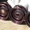 People often confuse the red tone with a purplish red. 1