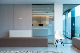 Agencement Cabinet Medical Orthodontie Design Contemporain Concept Bureau Sol Resine Tertiaire Cabinet Salle D Attente Bureau Design Contemporain