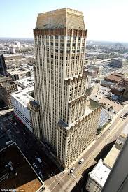 Formerly Known As Crescent City Towers And Crescent City Residences New Orleans Third Tallest Building Abandoned Buildings Old Abandoned Buildings Building