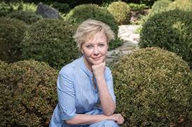 Click aici pentru a te autentifica. Jegy Hu Eszenyi Eniko