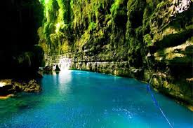 Green canyon karawang ini berada di kampung tonjong roke, desa medal sari, pangkalan, karawang. Wisata Green Canyon Karawang Belajar