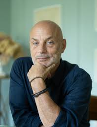 Daniel Mendelsohn updated his profile picture.