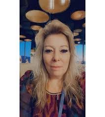 Renee Hall's Instagram, Twitter & Facebook