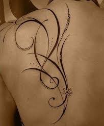 Shona has tattoos all over his body … Kommt Auf Rechte Schulter Spiegelverkehrt Ohne Blume Tattoos Rucken