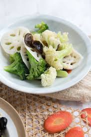 Blanching is a cooking technique that calls for quickly scalding foods in boiling water, and then immediately dunking or shocking them in ice water to keep them from overcooking. Chinese Blanched Vegetables China Sichuan Food