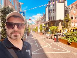 Bought a little Chateau in France . I wondered why it was so cheap … Now I  know 🙈