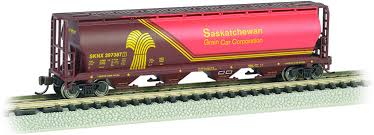It is 1:64 scale making it larger then ho gauge, but smaller then 0 gauge trains. Canadian 4 Bay Cylindrical Grain Hopper Saskatchewan Bachmann Industries Inc Wheat Herald N Scale Toys Games Hoppers