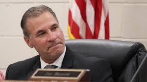 Loganville resident publicly rebukes mayor over email insults