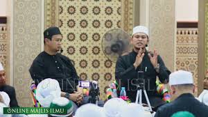 Luarbiasa ustadz abdul somad jawab semua pertanyaan jamaah malaysia ini. Ustaz Sdr Syamsul Debat Berkorban Terkorban By Rakan Kuliah