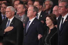 Bush (nascut el 6 de juliol de 1946) és des de l'any 2001 el 43é president dels estats units. Inkl George W Bush Overcome With Emotion During Tribute To His Father At The Capitol Evening Standard