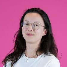 Denise Pieper's Instagram, Twitter & Facebook