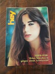 Zerrin özer (born november 4, 1958) is a famous turkish pop singer. Hey Dergisi Kapak 1 Eylul 1980 Sayi 43 Zerrin Ozer Nadir Kitap