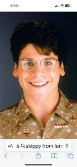 Robin Betts's Instagram, Twitter & Facebook