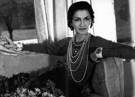 Luxurious makeup essentials by chanel. Coco Chanel History Cr Muse The Legend Of Coco Chanel