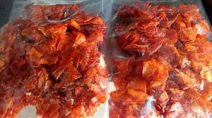 Kalau nak sira pedas, cuma perlu cili kisar, 1 ulas bawang putih tumbuk, gula, garam dan sedikit cuka makan. Kerepek Ubi Pedas Food Drinks Local Eats On Carousell