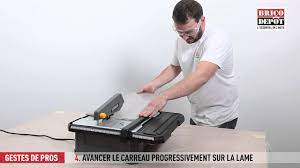Comment Bien Couper Du Gres Cerame Avec Un Coupe Carreau Electrique Youtube