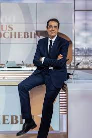 Déterminé à en savoir plus au sujet du directeur de l'ihu méditerranée infection à marseille, le journaliste est revenu à la charge en le questionnant. Darius Rochebin Remplace Par