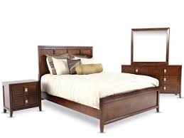 Sl 8280 Queen Set Samuel Lawrence Bayfield Queen Bedroom Suite Mathis Brothers Furnit Master Bedroom Furniture Traditional Bedroom Sets Traditional Bedroom