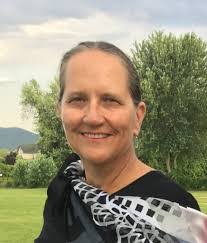 Diana Hildreth's Instagram, Twitter & Facebook