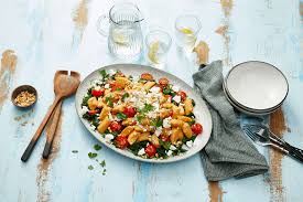 Susskartoffel Gnocchi Mit Blattspinat Und Feta Rezept Rezept In 2020 Susskartoffel Gnocchi Gnocchi Blattspinat