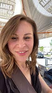 Kerri Clifford's Instagram, Twitter & Facebook