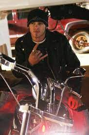 Pin By Ashley Brown On Brantley Gilbert 3 Brantley Gilbert Gilbert Country Singers
