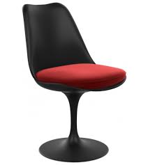 One of the most timeless designer models of the 60s is ther tulip chair by eero saarinen. Tulip Stuhl Mit Kissen Milia Shop