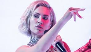 Check spelling or type a new query. Eurovision 2021 Kypros Sarwse H Elena Tsagkrinoy Sthn Proba Panikos Sta Stoixhmata Video
