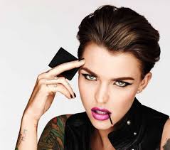 Angie McCabe (@angmia)