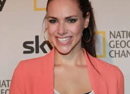 Fc borussia schalke 09 #opdenhövel. Esther Sedlaczek Infos Und News Zur Schonen Sky Moderatorin