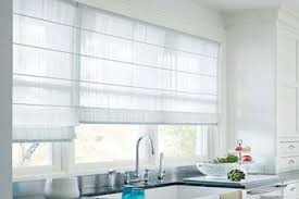 Mutfak cam perde modelleri ve mutfaklara uygun perde dekorasyonları, genellikle beyaz ve krem gibi renklerden oluşmasının yanı sıra, yeşil, kırmızı, sarı gibi renkler ile de salonlardan, odalardan, ofislerden farklı olarak mutfak için de cam perde modeli seçerken daha titiz davranmak gerekir. Modelpa Perde Izmir Stor Perde