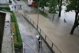 Immer noch suchen einsatzkräfte weiter nach toten und verletzten, sodass sich die. Hochwasser In Steyr Geht Zuruck Laumat At