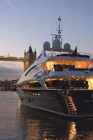 Pin By Jeri On Random Pix Luxury Yachts Boats Luxury Boat